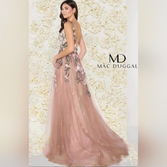 Mac Duggal Dress. - Picture 2 of 5